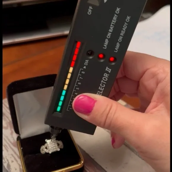 Magnificent! *ESTATE* 14k WG Natural Diamond Heart Cluster Cocktail Ring - Picture 4 of 16